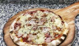 Pizzeria La Tourtière : Découvrez notre pizza Charcutière